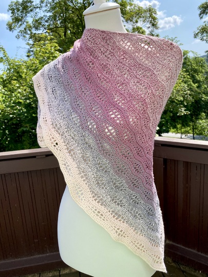 Häkelanleitung für schönes „Happywave” Dreieckstuch