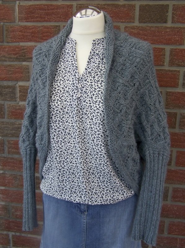 Strickanleitung für Seelenwärmer im Ajourflechtmuster - Bild 3