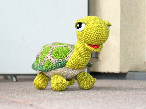 package of green and brown turtles crochet pattern english