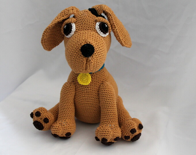 Crochet a Golden Retriever – Balu, a sitting dog with a collar (EN & DE)