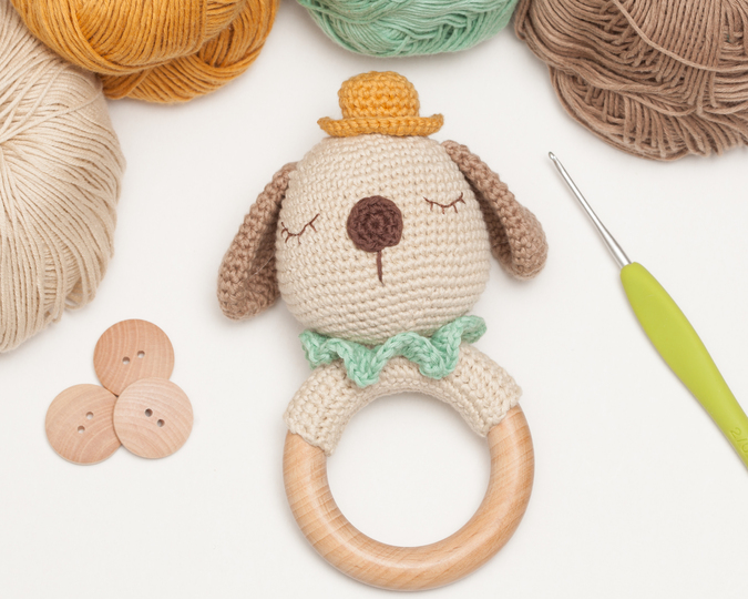 Häkelanleitung Babyrassel Hund