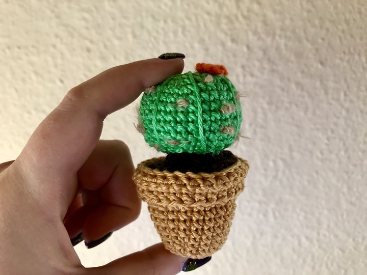 Kleiner, runder Kaktus - Nadelkissen, Deko, Schlüsselanhänger