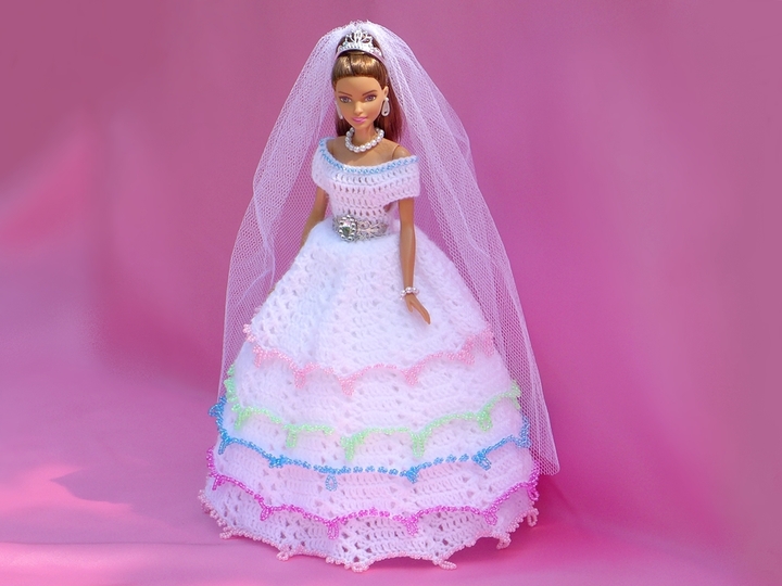 Fantastic princess dress for little fashion dolls