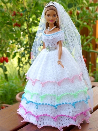 Fantastic princess dress for little fashion dolls