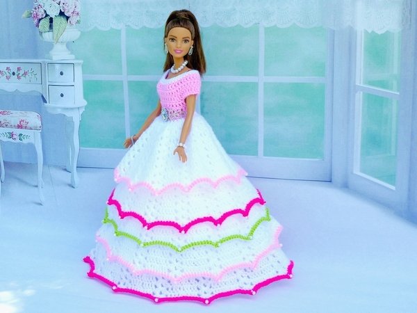 Fantastic princess dress for little fashion dolls