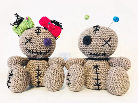 Gothigurumi -  "Voodoo-Püppchen"
