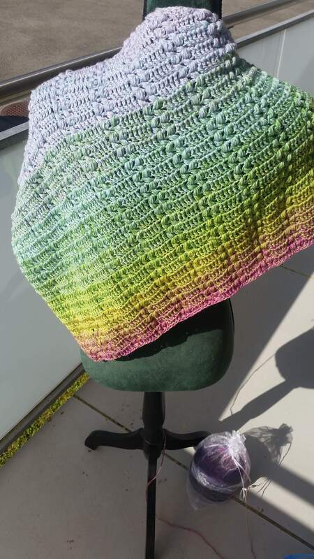 Tuch Ambrosius - Asymmetrisches Tuch häkeln ohne Spitze - Crochet