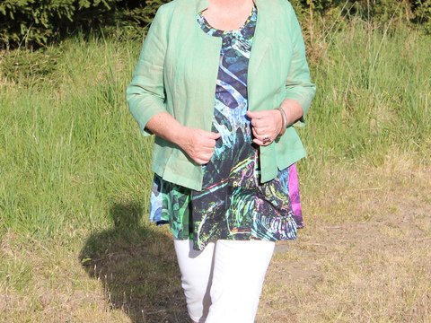 Kurzblazerschnitt Manolya mit Stehkragen von 32 - 54