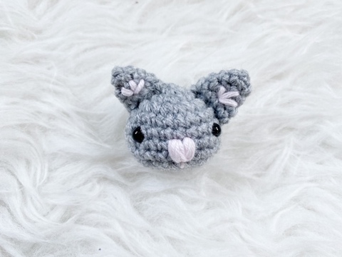 Häkelanleitung kleiner Katzenkopf für Schnullerkette / Kinderwagenkette