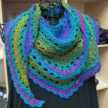 Crochet shawl *Primula*