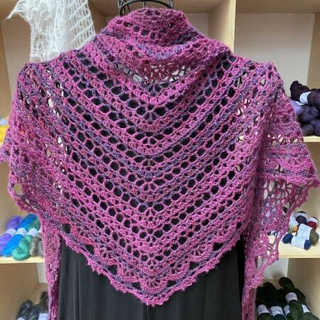 Crochet shawl *Adamanta*
