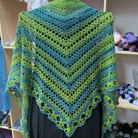 Crochet shawl *Adamanta*