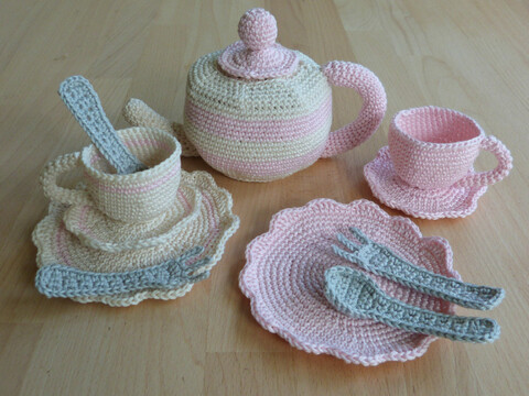 Häkelanleitung für Puppengeschirr: Kanne, Tasse, Teller, Gabel, Löffel...