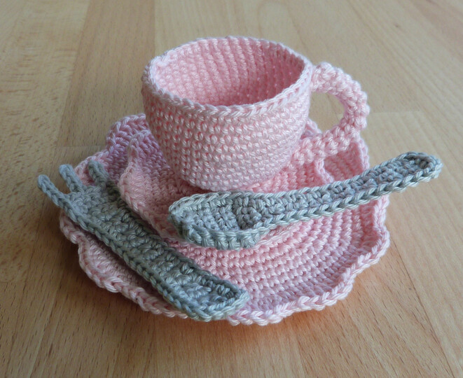Häkelanleitung für Puppengeschirr: Kanne, Tasse, Teller, Gabel, Löffel...