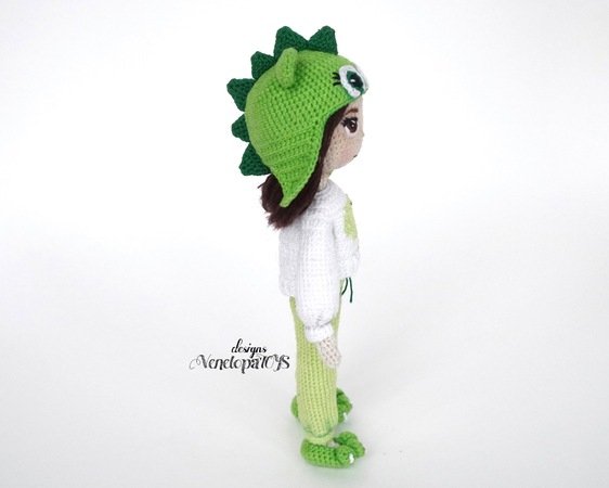 Häkelanleitung Amigurumi Kleidung für Puppe in Dinosaurier Anzug