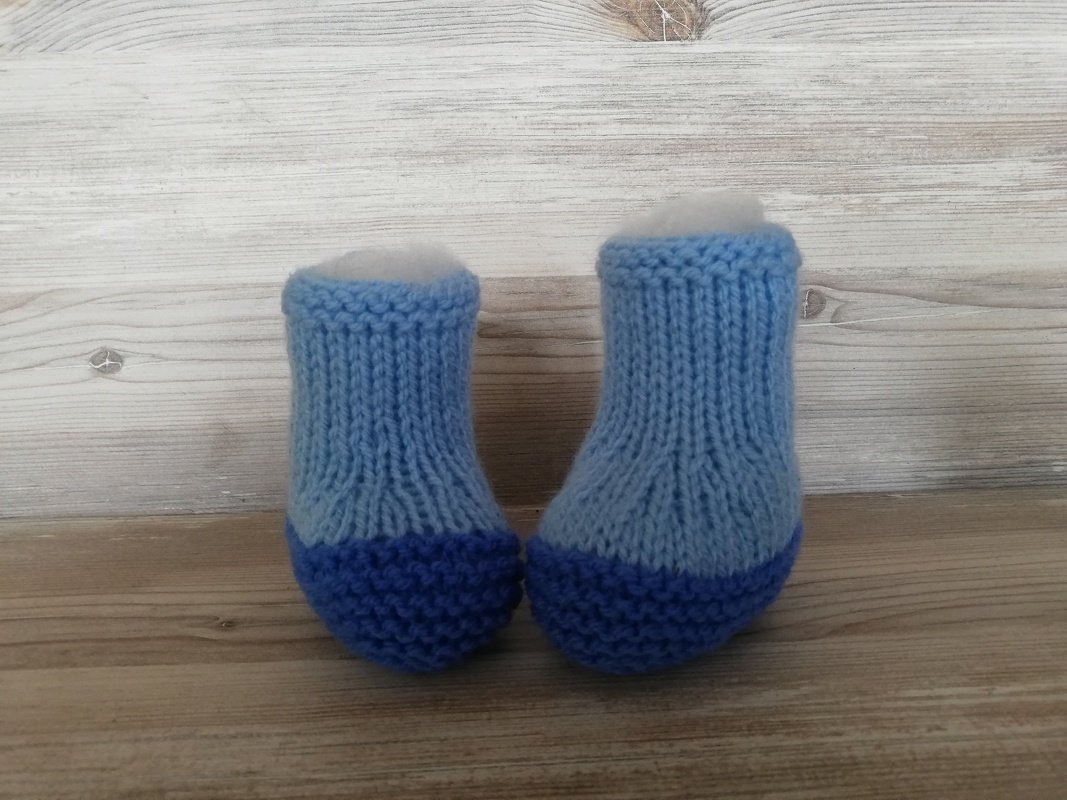 Strickanleitung Babyschuhe ohne Nadelspiel - tragbar von 0-6 Monaten- Sohlenlänge 10 cm - Bild 3