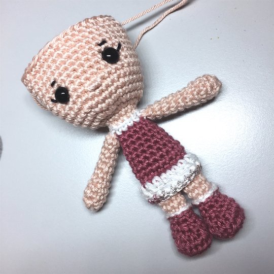 Anleitung für gehäkelte Puppe: Kathy Leya