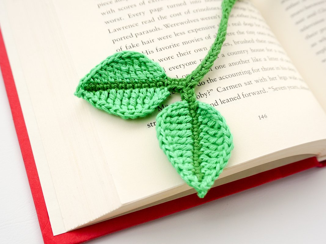 Crochet Leaf Bookmark