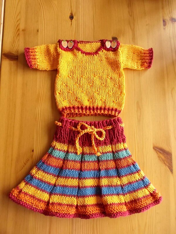 Kleidungsset für Puppen 40-50 cm - Röckchen, Pullover und Stirnband - Strickanleitung - Bild 4