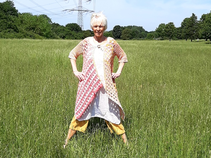 Häkelanleitung Jacke, Weste alle Größen, 2 Bobbel treffen aufeinander