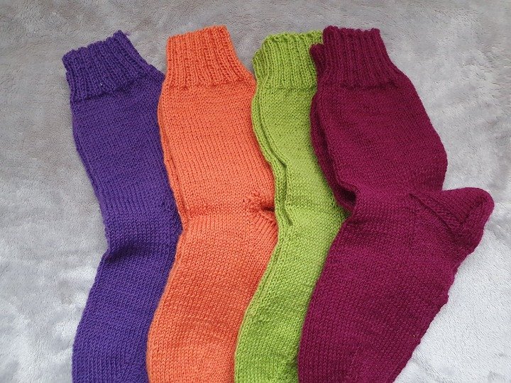 Strickanleitung für Damensocken Größe 38-40