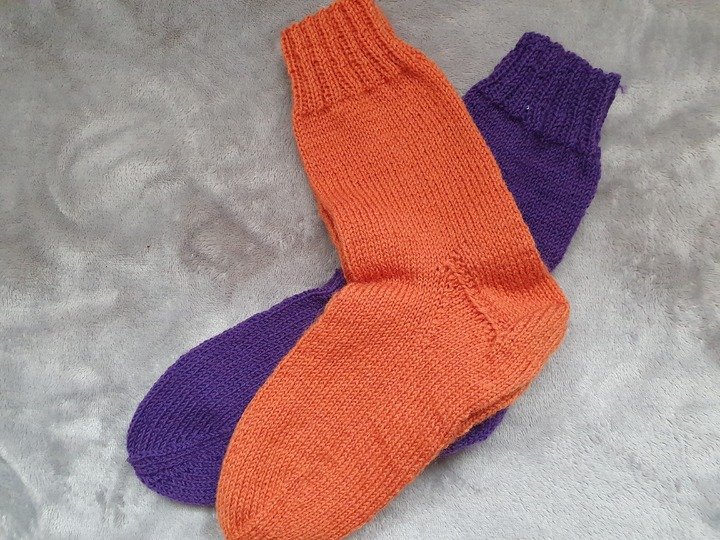 Strickanleitung für Damensocken Größe 38-40