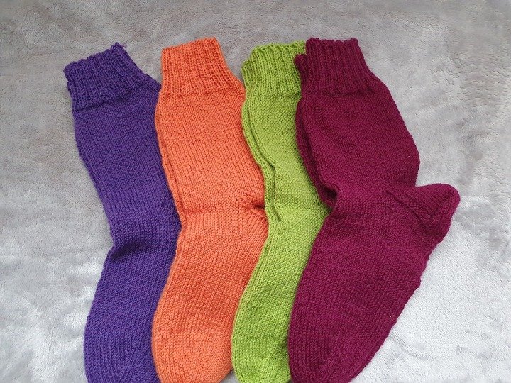 Strickanleitung für Damensocken Größe 38-40