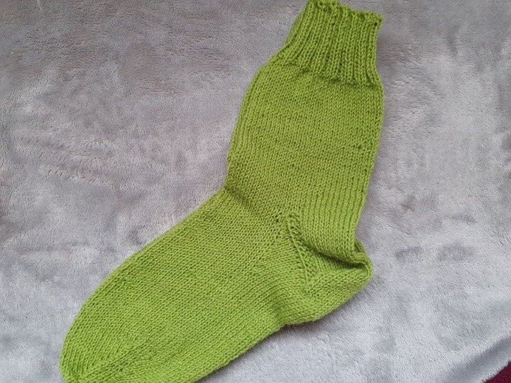 Strickanleitung für Damensocken Größe 38-40