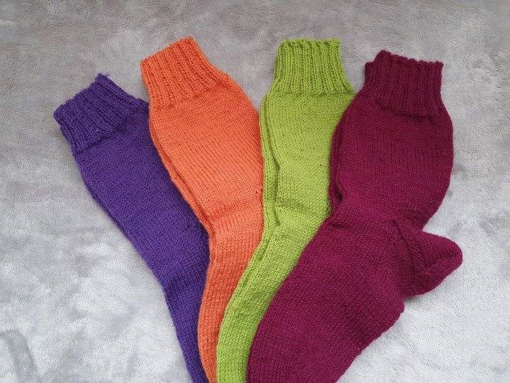 Strickanleitung für Damensocken Größe 38-40