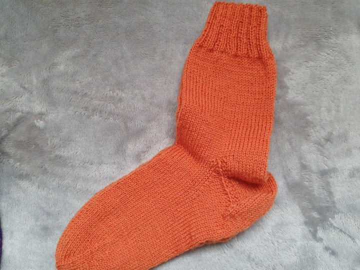 Strickanleitung für Damensocken Größe 38-40