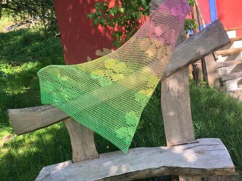 Asymmetrisches Motivtuch/ Häkeltuch Bella