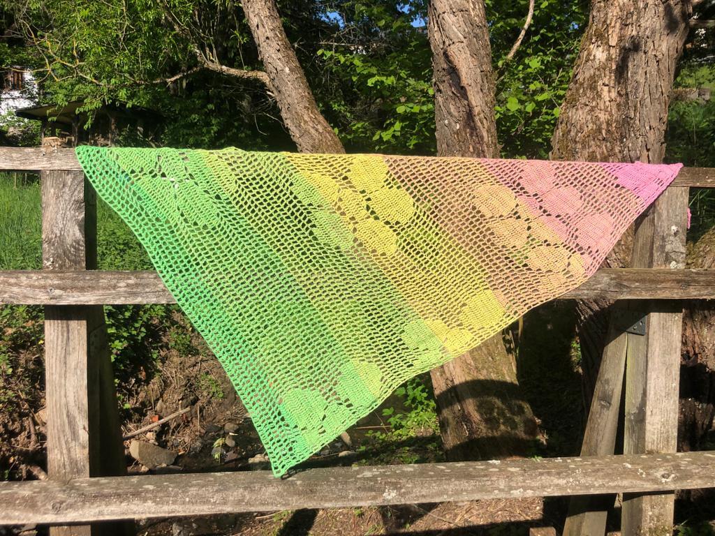 Asymmetrisches Motivtuch/ Häkeltuch Bella - Bild 7