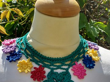 Crochet Flower Necklace pattern