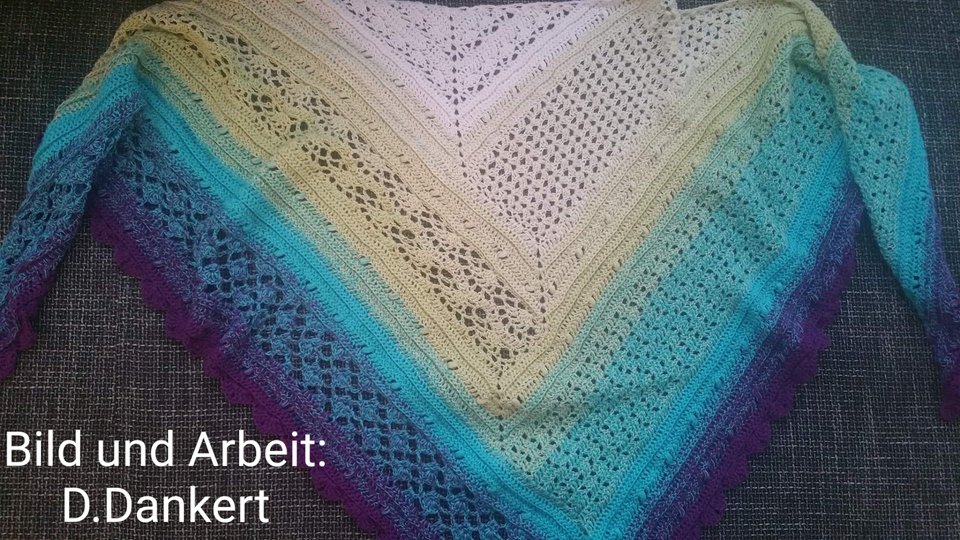 Häkelanleitung außergewöhnliches Tuch Torüggdenken Zurückdenken Dreiecktuch