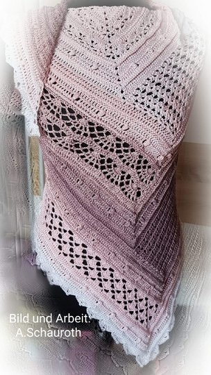 Häkelanleitung außergewöhnliches Tuch Torüggdenken Zurückdenken Dreiecktuch