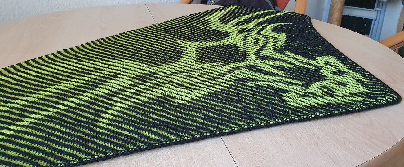 Dragon, Dragonhead, Shadow Knitting, Illusion Knitting, Motif Shawl