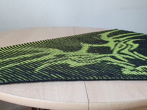 Dragon, Dragonhead, Shadow Knitting, Illusion Knitting, Motif Shawl