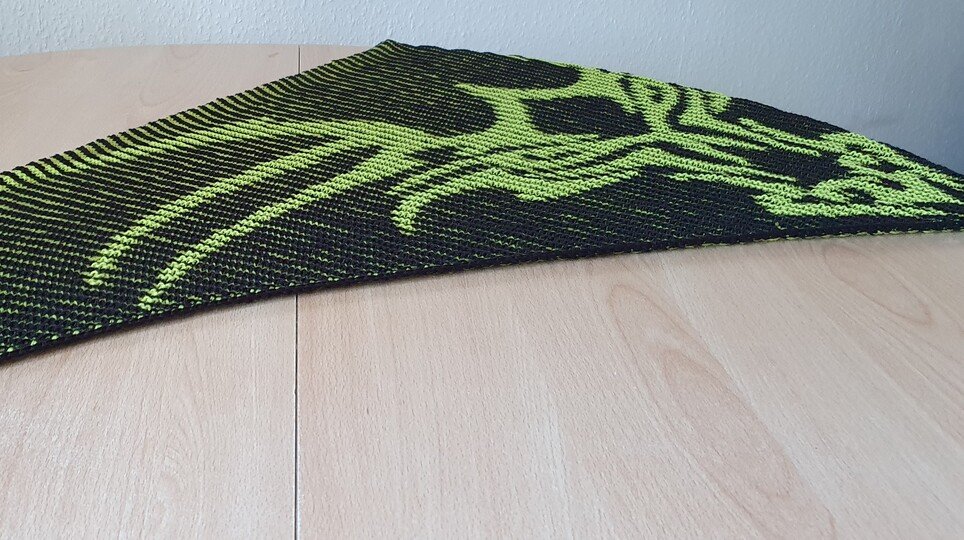 Dragon, Dragonhead, Shadow Knitting, Illusion Knitting, Motif Shawl