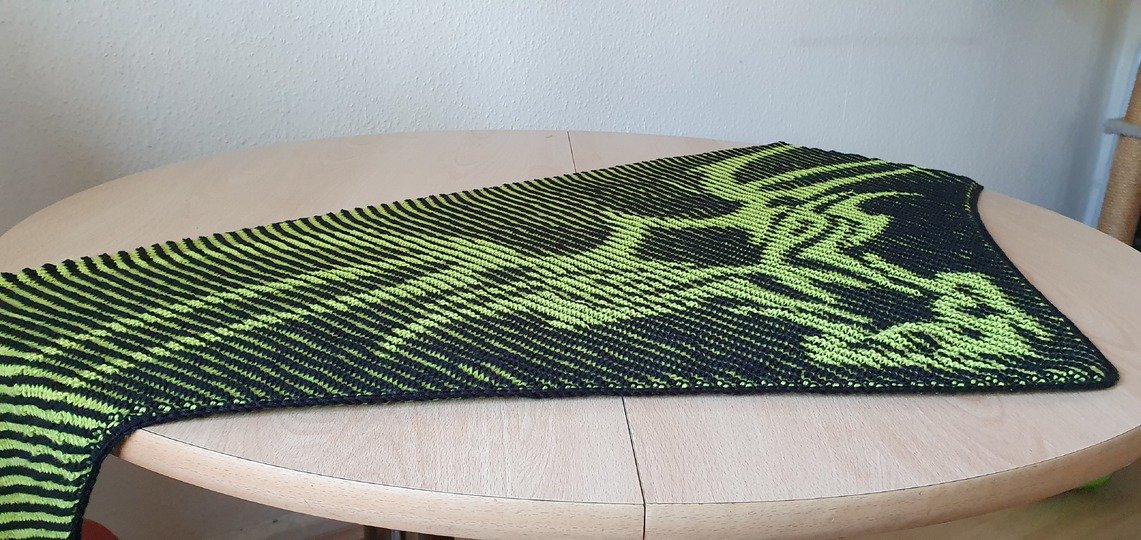 Dragon, Dragonhead, Shadow Knitting, Illusion Knitting, Motif Shawl