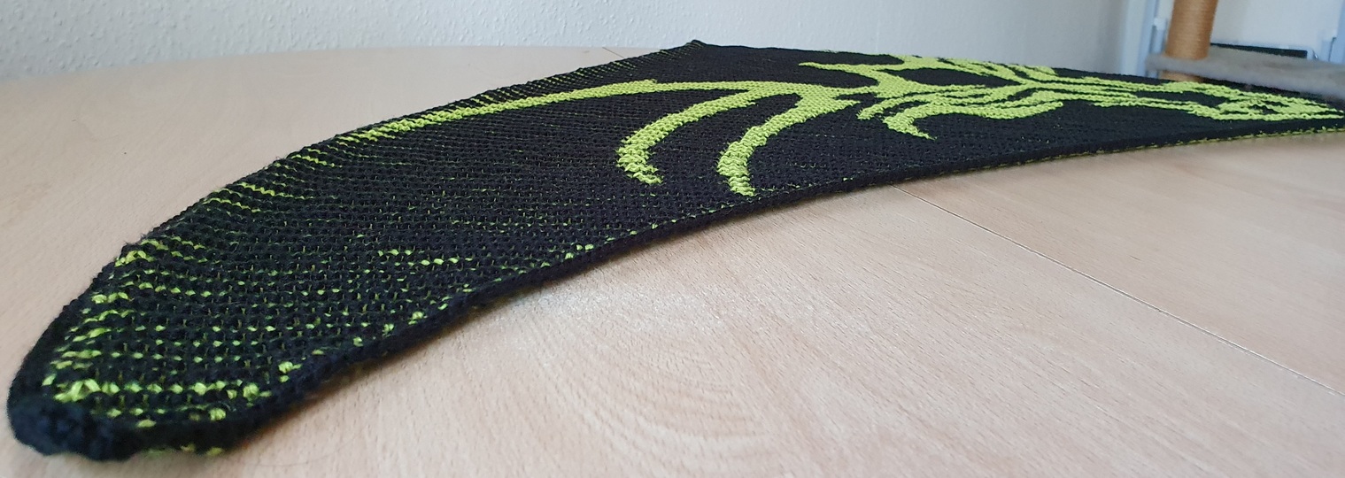 Dragon, Dragonhead, Shadow Knitting, Illusion Knitting, Motif Shawl