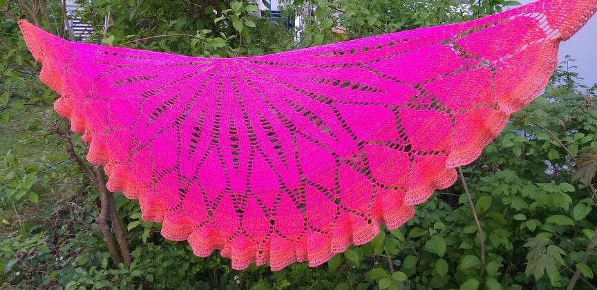 Häkelanleitung Tuch Pink Flower - Bild 3