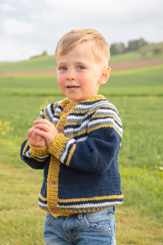 Strickanleitung Kinderjacke Carlotta&Casper in den Größen 98-128,  Anfänger - Bild 3