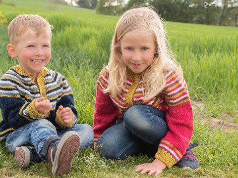 Strickanleitung Kinderjacke Carlotta&Casper in den Größen 98-128,  Anfänger