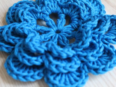 "Blütenzauber" 3 D Blume, PDF-Häkelanleitung