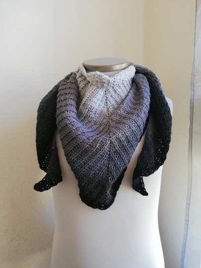 Häkelanleitung tiefes oder flaches Dreieckstuch "Drachenschuppe"