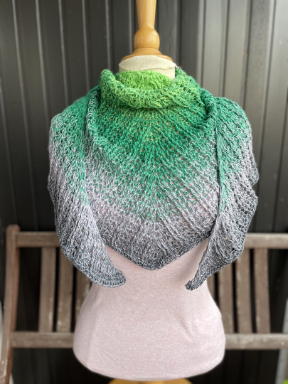 Häkelanleitung tiefes oder flaches Dreieckstuch "Drachenschuppe"