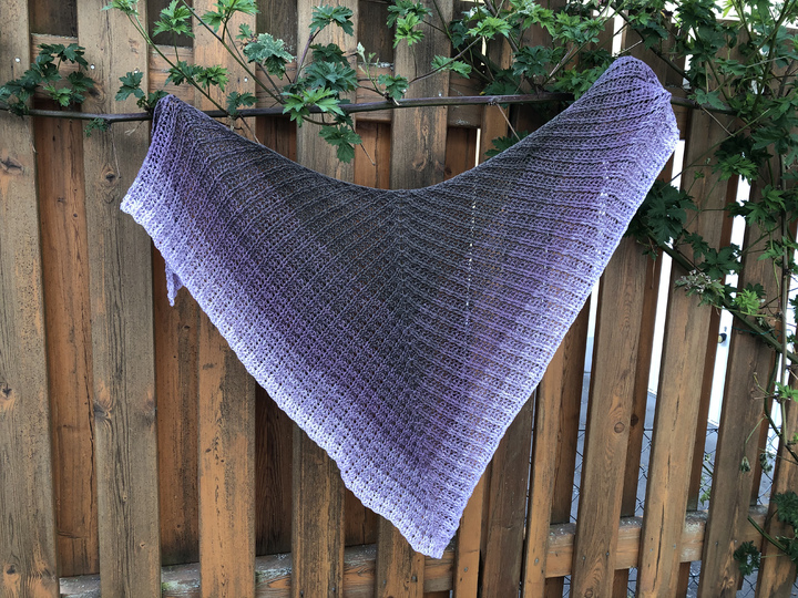 Häkelanleitung tiefes oder flaches Dreieckstuch "Drachenschuppe"