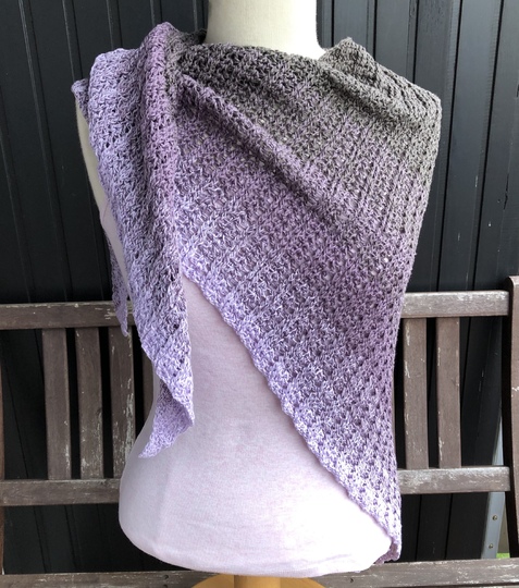 Häkelanleitung tiefes oder flaches Dreieckstuch "Drachenschuppe"