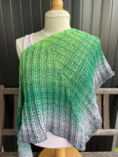 Häkelanleitung tiefes oder flaches Dreieckstuch "Drachenschuppe"