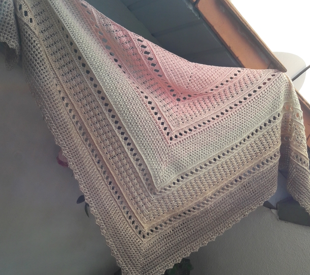 Häkelanleitung - Dreieckstuch "modern Romance"